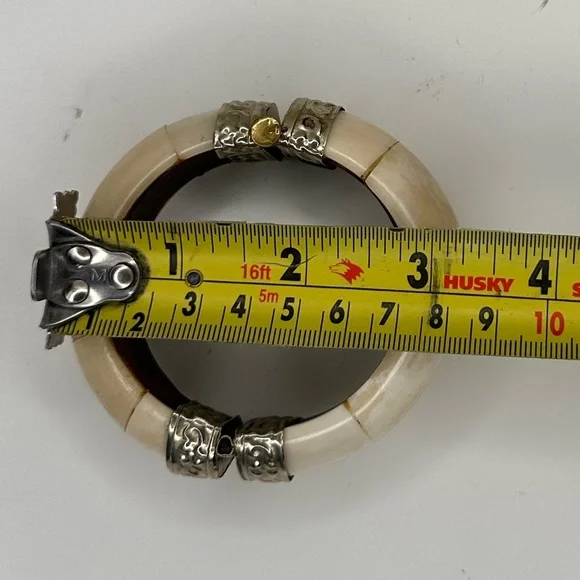 Vintage Mid-Century Bone & Wood Bangle, Hinge Pin Clasp, Tribal Style - Picture 8 of 8
